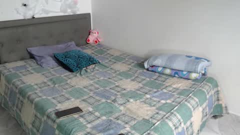 Dulce Noir online show from November 2025 03:58:02 PM