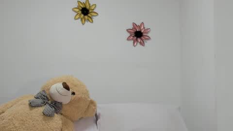Dulce  online show from January 2025 12:53:01 PM