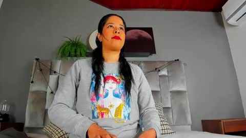 DULCE AURORA online show from February 2026 03:05:02 AM