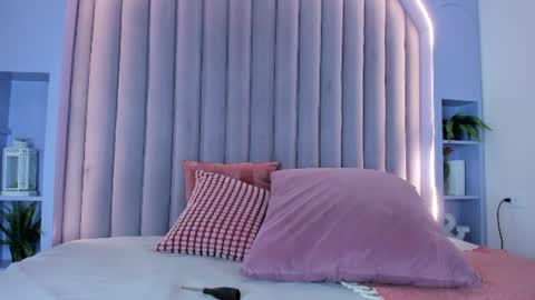Snapshot of dulceaurora_ chatting on July 2026 02:50:01 AM DULCE AURORA online show from July 2026 02:50:01 AM