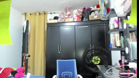 Snapshot of dulcemilf_ chatting on January 2025 04:12:01 AM Dulce online show from January 2025 04:12:01 AM