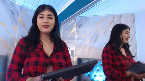 Abril Cruz online show from September 2025 05:24:01 PM
