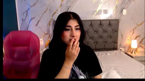 Abril Cruz online show from October 2025 10:08:02 PM