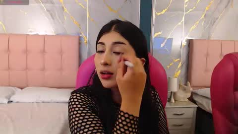 Abril Cruz online show from October 2025 03:10:02 AM
