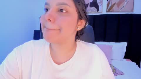 Snapshot of dullce77 chatting on February 2026 07:32:02 PM Dulce online show from February 2026 07:32:02 PM