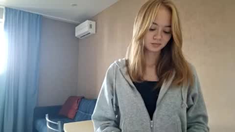 Alisa online show from October 2025 12:26:01 PM