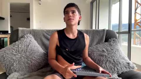 Dustin online show from October 2025 06:29:01 PM
