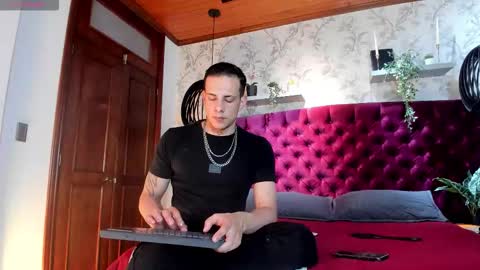 Dustin Sonne online show from November 2025 04:01:02 AM