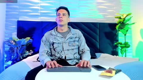 Dustin Sonne online show from April 2026 03:42:02 AM