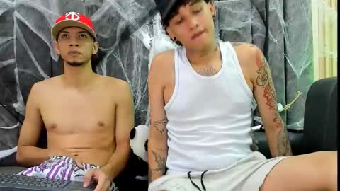 Snapshot of dustinandjordan chatting on October 2025 04:51:02 AM dustinandjordan online show from October 2025 04:51:02 AM