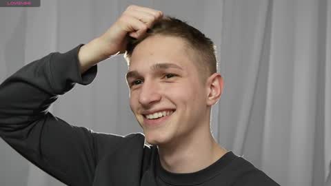 Dustyn online show from December 2024 08:32:01 PM