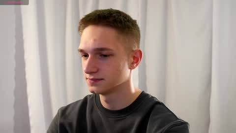 Dustyn online show from December 2024 04:08:02 PM