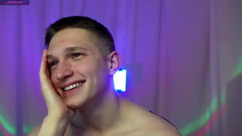 Dustyn online show from December 2024 07:48:02 AM