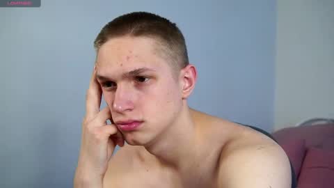 Dustyn online show from February 2025 10:09:02 PM