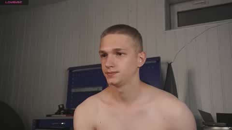 Dustyn online show from September 2025 05:01:02 PM