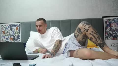 Dustyn online show from September 2025 06:25:02 AM