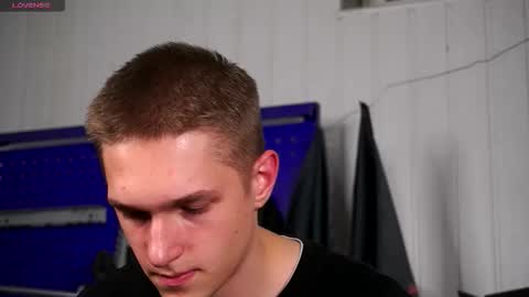 Dustyn online show from November 2025 03:36:01 PM