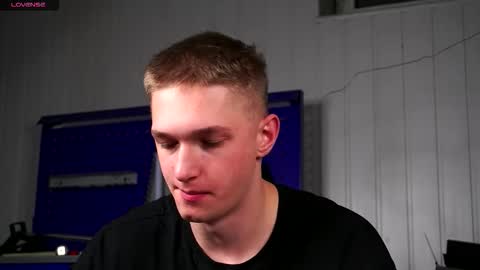 Dustyn online show from November 2025 03:23:02 PM