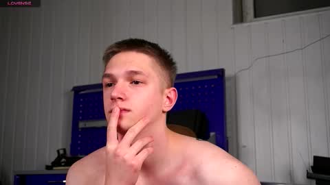 Dustyn online show from December 2025 03:10:01 PM