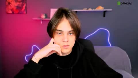 dylan_bold online show from October 2025 08:37:01 AM