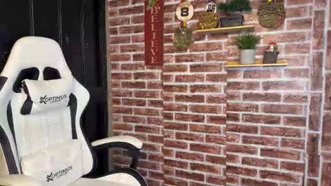 Dylangusss online show from February 2026 06:10:02 AM