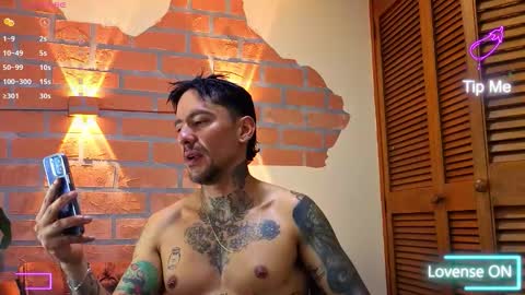 Snapshot of dylanstonne1 chatting on November 2025 08:55:01 PM D Y L A N online show from November 2025 08:55:01 PM