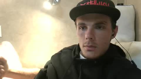 Snapshot of dylp400 chatting on February 2025 11:07:02 AM dylp400 online show from February 2025 11:07:02 AM