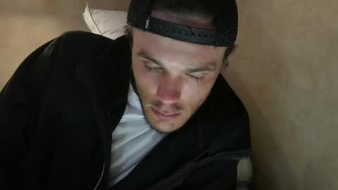 Snapshot of dylp400 chatting on February 2025 11:53:01 AM dylp400 online show from February 2025 11:53:01 AM