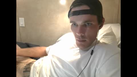 Snapshot of dylp400 chatting on February 2025 10:39:02 PM dylp400 online show from February 2025 10:39:02 PM