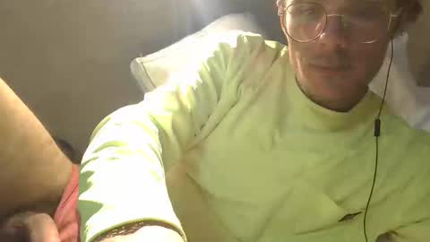 Snapshot of dylp400 chatting on March 2025 06:24:01 AM dylp400 online show from March 2025 06:24:01 AM