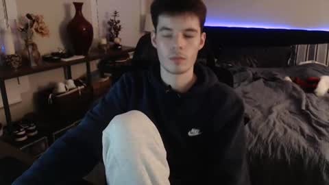 Alex online show from December 2025 01:33:02 AM