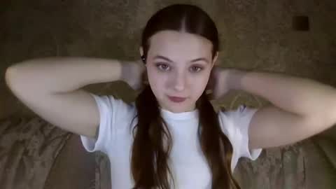 Snapshot of earlenegadsden chatting on February 2026 05:10:02 PM Yuni online show from February 2026 05:10:02 PM