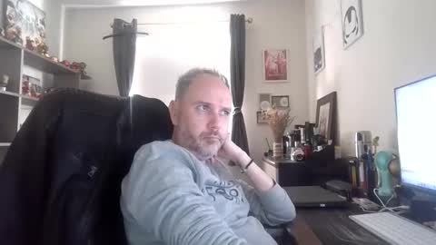 Snapshot of eastmidssoul chatting on April 2026 07:34:01 AM eastmidssoul online show from April 2026 07:34:01 AM