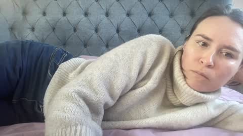 Nadia Ferreira  online show from January 2026 11:49:01 AM