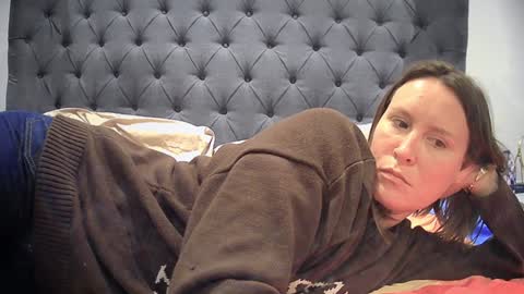 Nadia Ferreira  online show from February 2026 07:23:02 PM