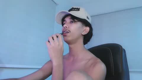 Snapshot of ebony_fuckboy chatting on November 2025 07:01:02 PM ebony_fuckboy online show from November 2025 07:01:02 PM