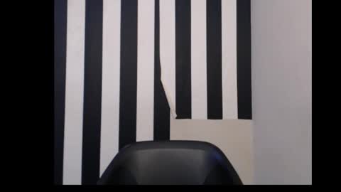 Ella online show from December 2025 11:43:01 PM