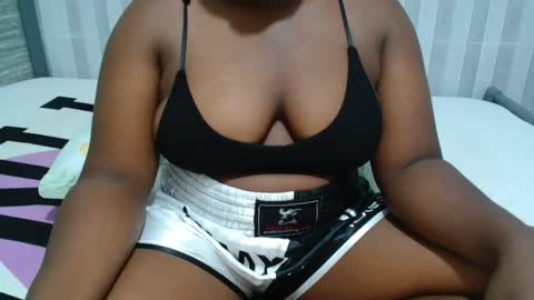 Snapshot of ebony_sabrina chatting on April 2026 07:52:01 AM Sabrina online show from April 2026 07:52:01 AM