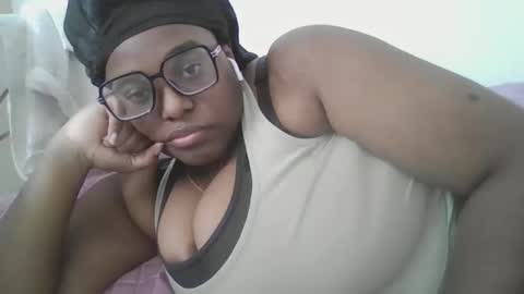 Snapshot of ebonybigtitqueen0 chatting on September 2025 03:00:02 PM ebonybigtitqueen0 online show from September 2025 03:00:02 PM