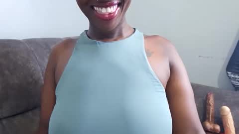 Ebony Melanie online show from December 2025 11:04:02 AM