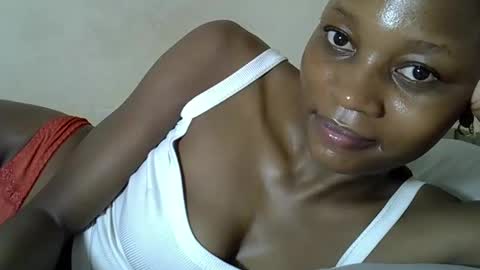 Snapshot of ebonycutegal4 chatting on April 2026 08:18:01 PM MELLEN online show from April 2026 08:18:01 PM