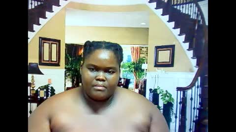Snapshot of ebonyhotbuns4u2luv chatting on February 2025 07:02:02 PM ebonyhotbuns4u2luv online show from February 2025 07:02:02 PM