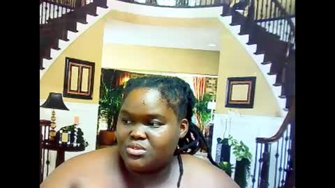 Snapshot of ebonyhotbuns4u2luv chatting on February 2025 01:18:02 PM ebonyhotbuns4u2luv online show from February 2025 01:18:02 PM