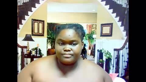 Snapshot of ebonyhotbuns4u2luv chatting on February 2025 01:10:01 AM ebonyhotbuns4u2luv online show from February 2025 01:10:01 AM
