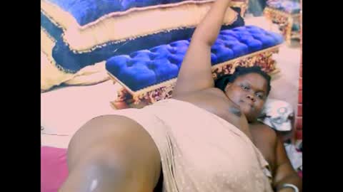 Snapshot of ebonyhotbuns4u2luv chatting on March 2025 12:33:02 AM ebonyhotbuns4u2luv online show from March 2025 12:33:02 AM