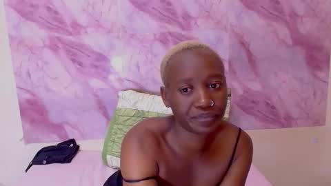 Cindy online show from October 2025 07:01:02 PM