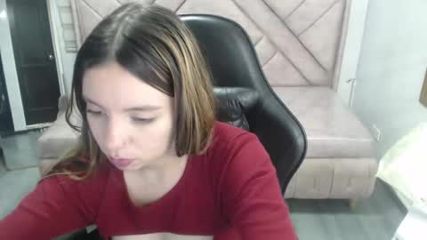 Snapshot of eco_deluna_v chatting on February 2026 01:18:02 PM Hi Stream 800am to 200pm online show from February 2026 01:18:02 PM