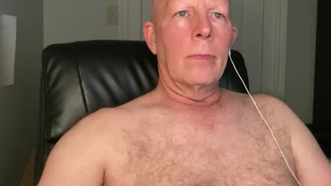 Snapshot of eddygl1968 chatting on December 2024 03:36:02 AM Eddy online show from December 2024 03:36:02 AM