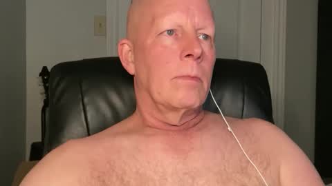 Snapshot of eddygl1968 chatting on February 2025 03:57:02 AM Eddy online show from February 2025 03:57:02 AM