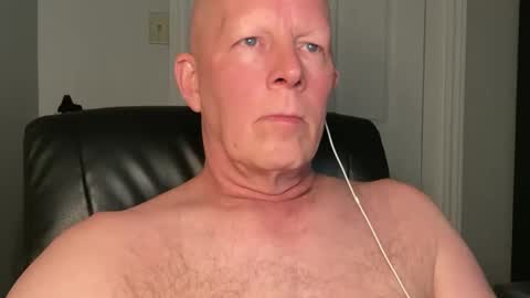 Snapshot of eddygl1968 chatting on February 2025 03:18:02 AM Eddy online show from February 2025 03:18:02 AM